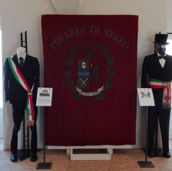 “100 anni di storia dell’Aquila della Polizia di Stato”: divise, armi e decorazioni in mostra a Matera fino al 19 novembre