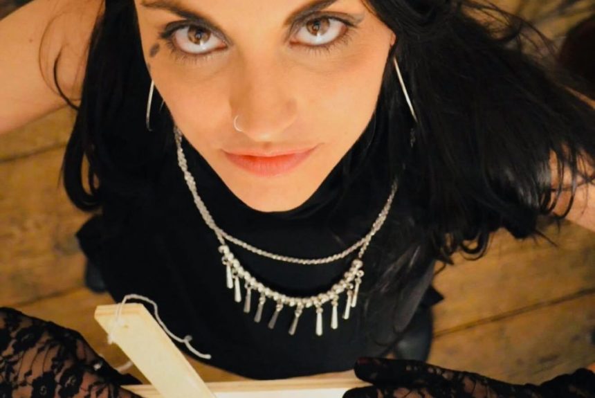 Unaderosa-1024x829 Unaderosa, la cantattrice dei Renanera, si racconta nel nuovo format di Raitre