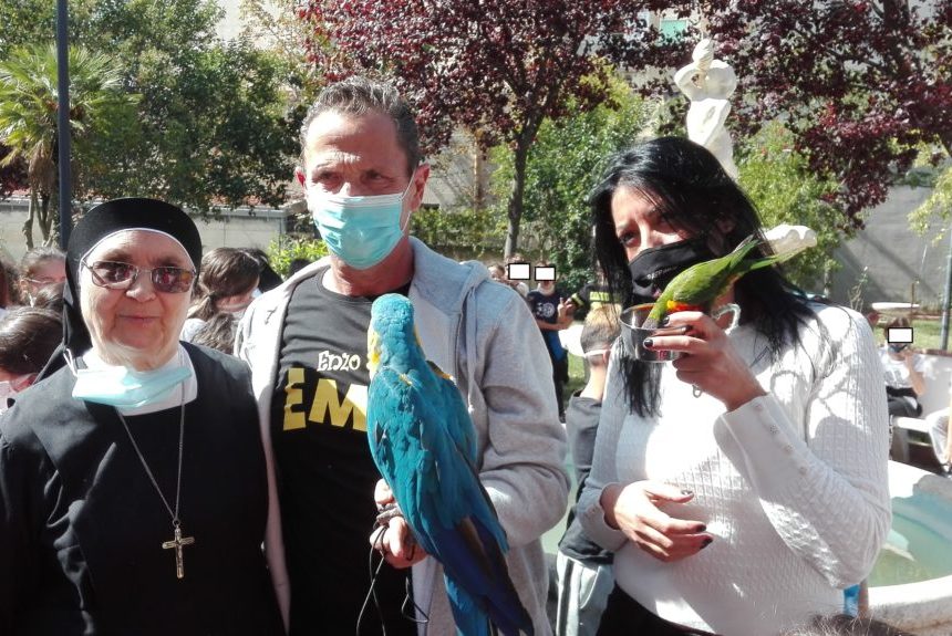 Fly, Enzo Salvi e Chiara Alessandrini all’Istituto Sacro Cuore di Matera: ecco come i piccoli imparano a rispettare gli animali