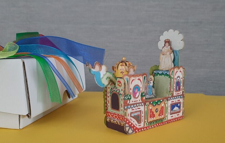 Nelle miniature del carro della Bruna dell’artista Grazia Balice l’essenza e il simbolo di una festa millenaria