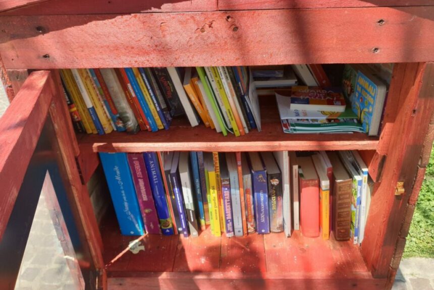 Bookcrossing a Matera: nella villa comunale un box per lo scambio dei libri