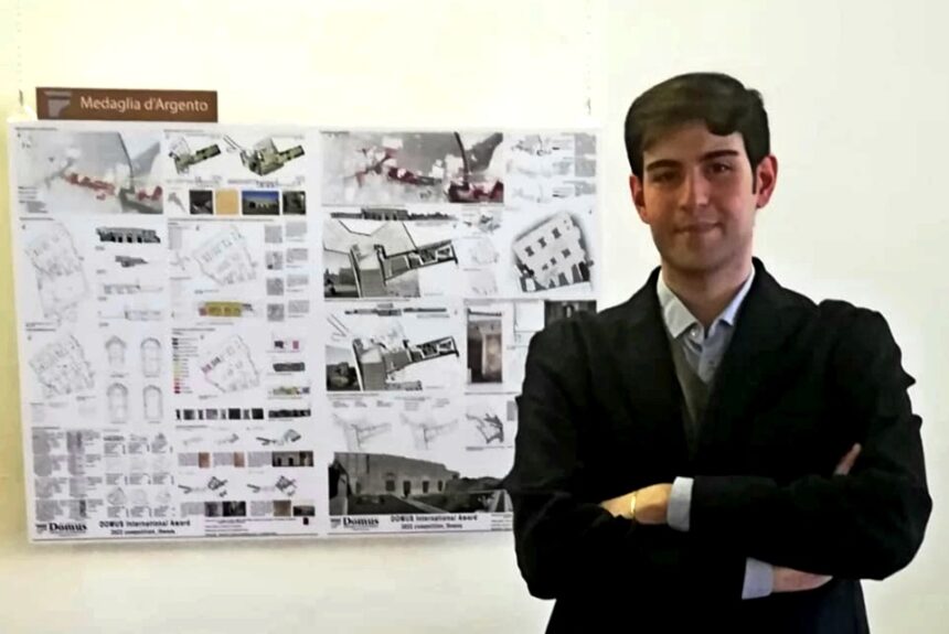 L’architetto materano Francesco Vinciguerra dedica a Tonio Acito la Medaglia d’Argento ricevuta a Ferrara nel corso della cerimonia di premiazione del Domus Restoration and Preservation International Prize for Architectural Restoration