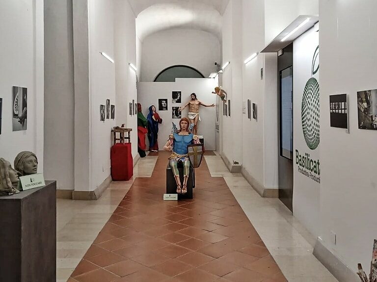 Matera, è possibile visitare fino al 30 luglio la mostra “Il cantiere del carro trionfale della Madonna della Bruna”