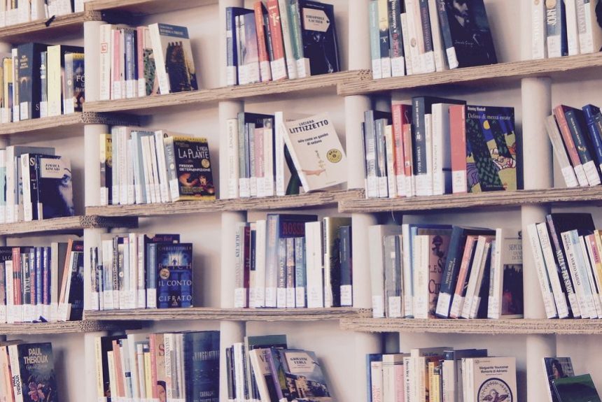 Matera, donazione di libri da parte dell’Associazione Culturale Cittàchelegge alla Biblioteca di quartiere Lanera