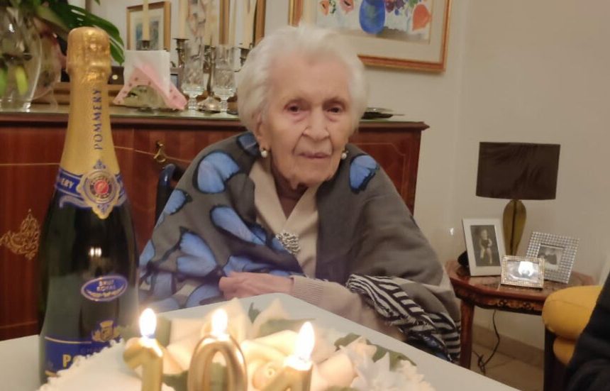 A Matera un compleanno speciale: 104 candeline per la signora Maria Di Buduo