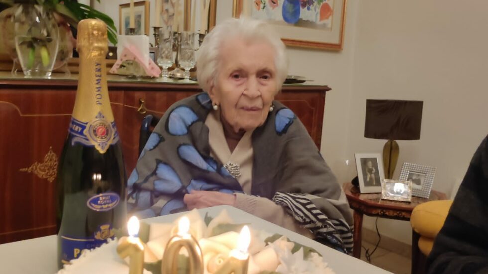 A Matera un compleanno speciale: 104 candeline per la signora Maria Di Buduo