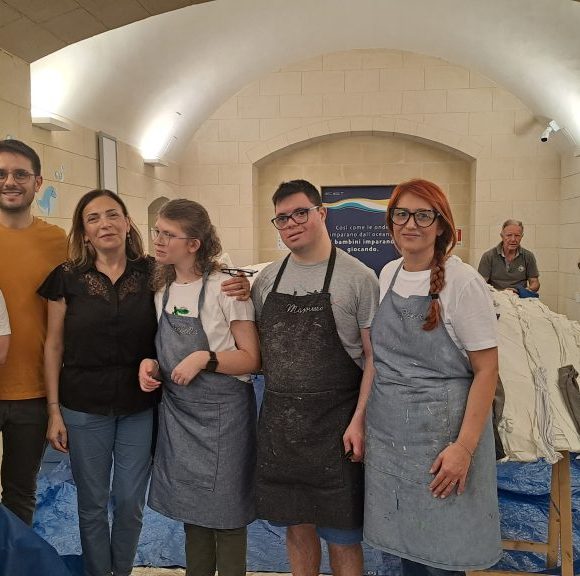 “Costruiamo insieme la Balena Giuliana!” con il Maestro Santochirico e i ragazzi del laboratorio “Oltre l’Arte”: bimbi accolti al Museo Ridola di Matera come se fossero a casa